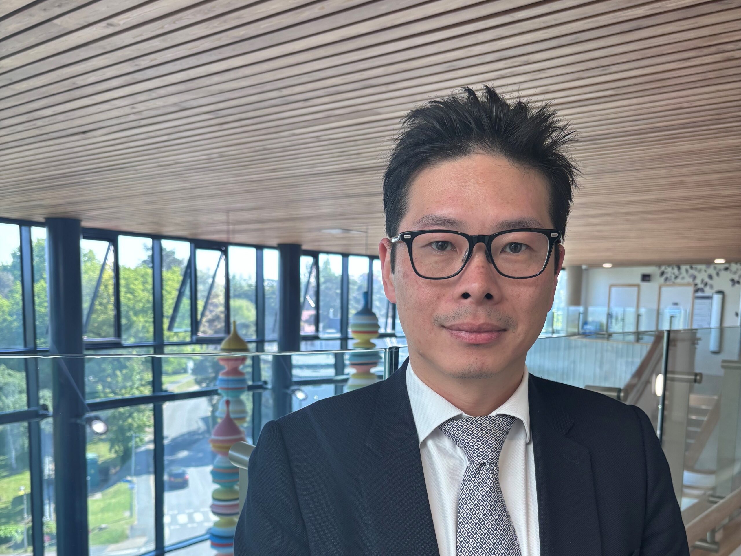 Consultant Spinal Surgeon Mr Julian Leong